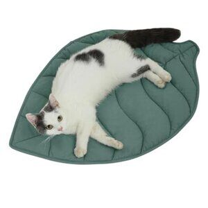 Leaf Shaped Cat Bed Pad 30x20 Cotton Warm Pet Mat Indoor Feral Cats